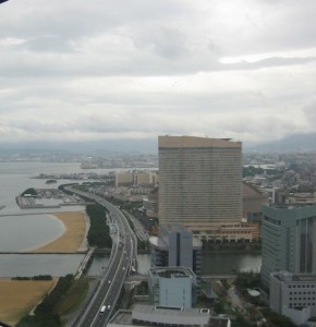 福岡タワーから見たホテルヒルトンとYahooドーム
